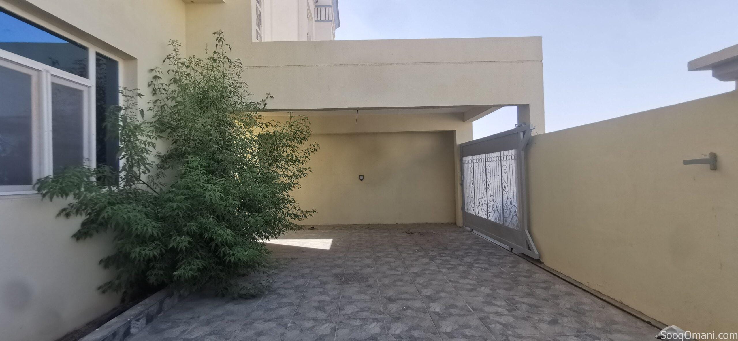 Luxury villa for sale in Bousher Al Awabi, area 421 meters