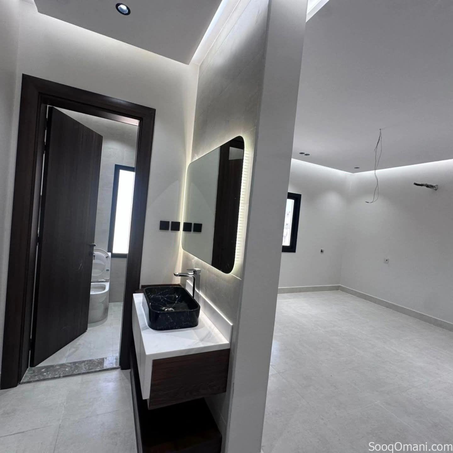 شقه للايجار في مسقط الخوض غرفتين وصاله ومطبخ وحمامين