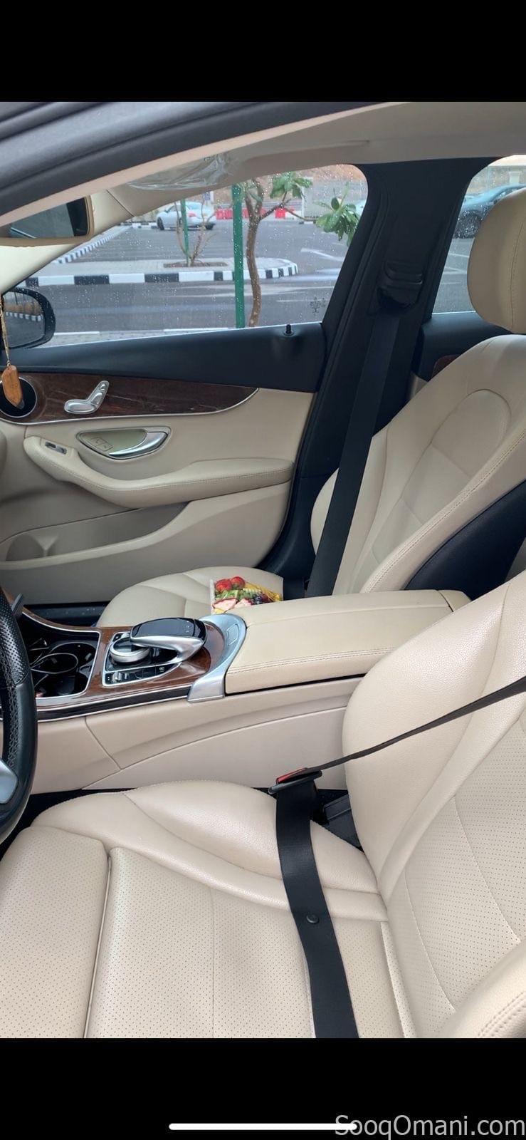 مرسيدس C300 للبيع