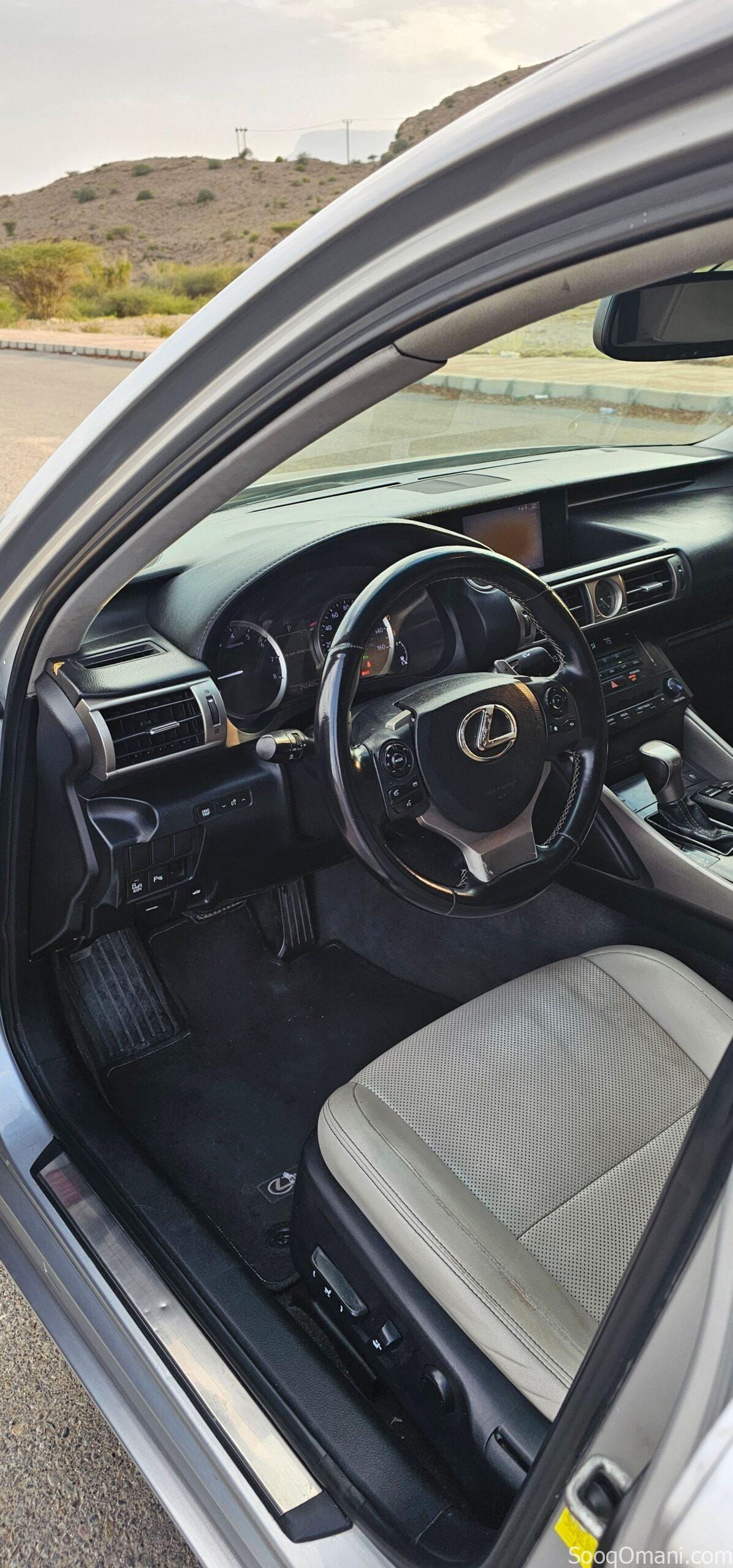 للبيع لكزس Is 2014