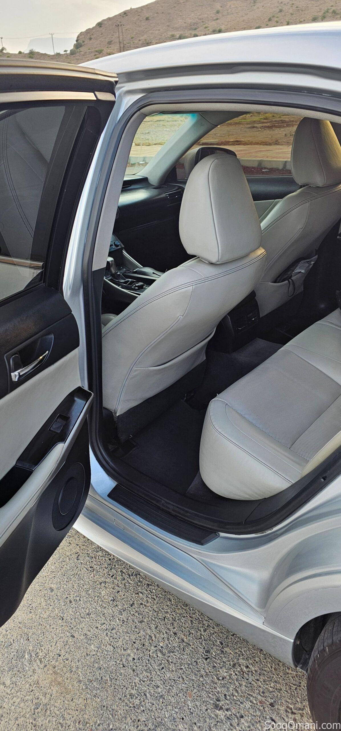 للبيع لكزس Is 2014