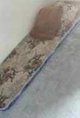 غرفة كبيرة مع دورة مياه
