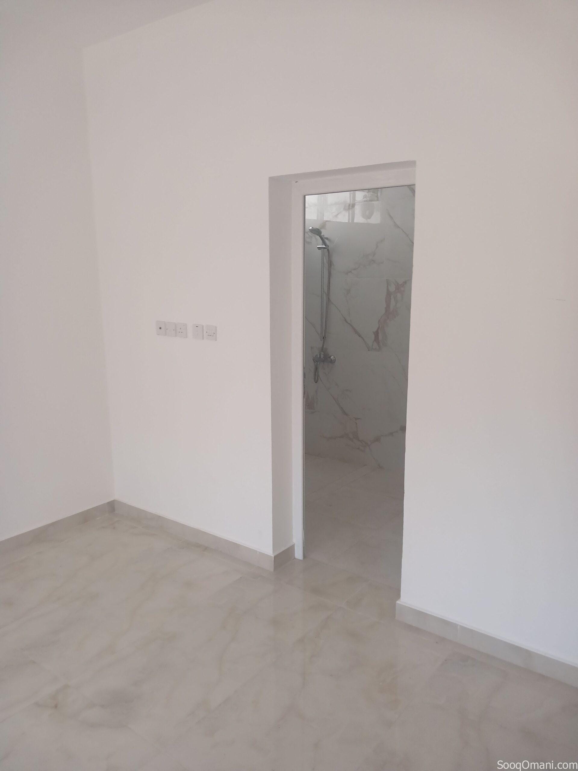 Room for rent in alkhwier