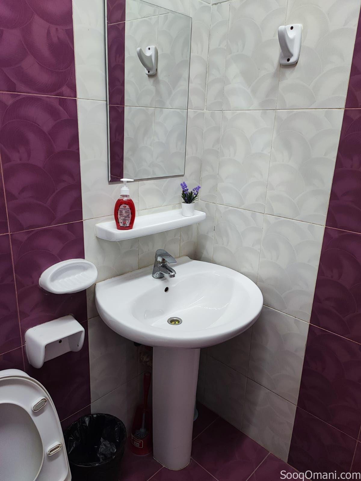 غرف للإيجار اليومي والإسبوعي .المعبيلة Room