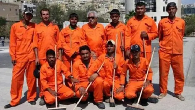 عمال في كل المجالات بالعشرات