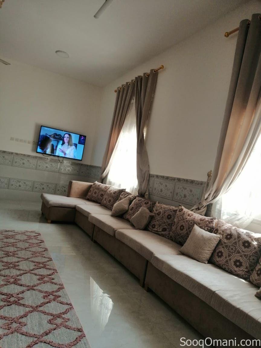 بيت في مرباط للإيجار اليومي والشهري، عباره عن دورين بيت جديد ومؤثث
