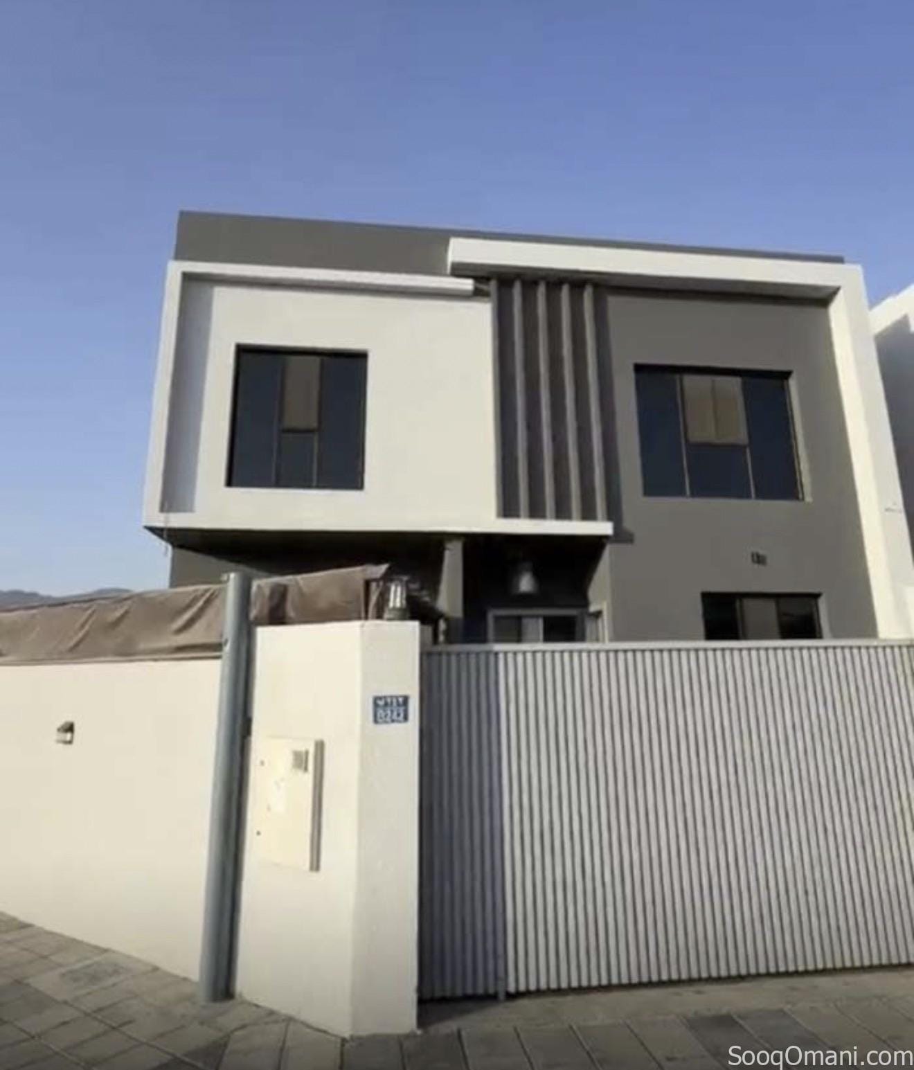 فيلا فمرتفعات العامرات الاولى بالقرب من مسجد الرباط / مباشره من المالك