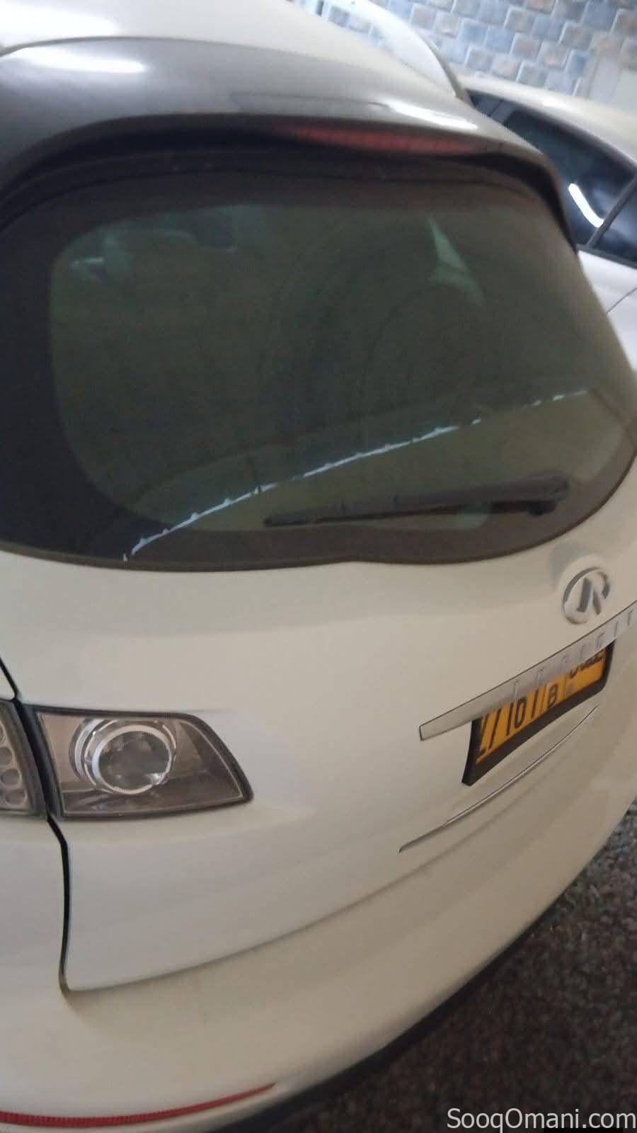 للبيع أو للبدل سيارة نيسان إنفينيتي FX35 2005