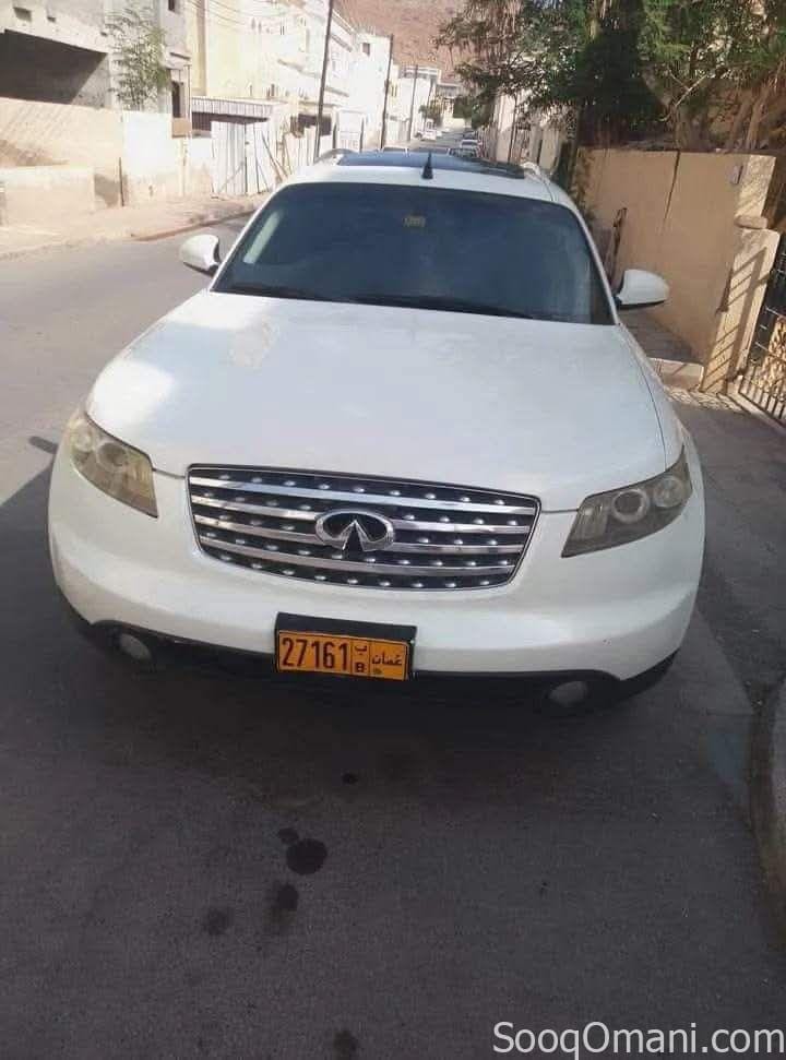 للبيع أو للبدل سيارة نيسان إنفينيتي FX35 2005