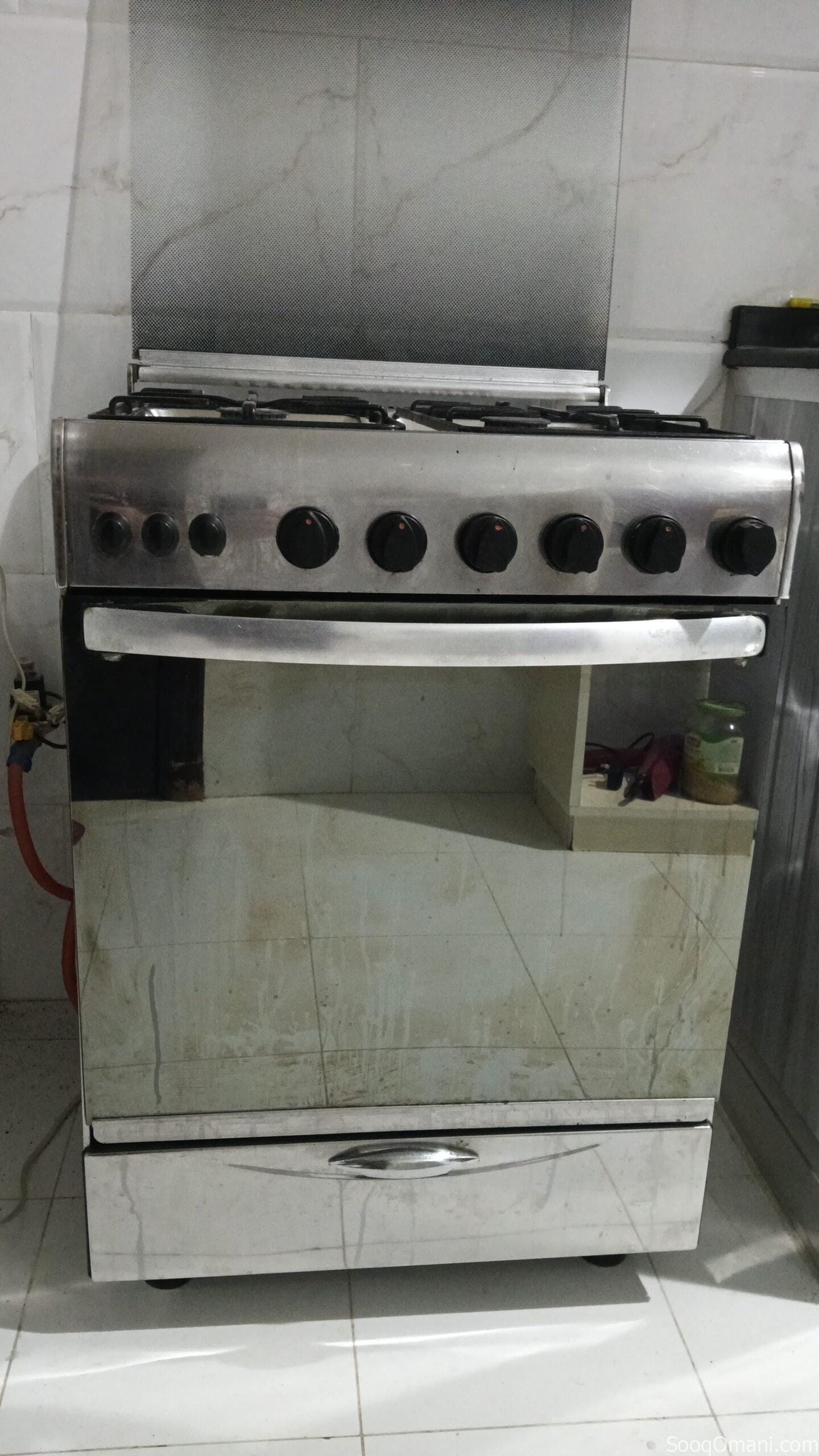Four-burner stove, very lightly used, for sale