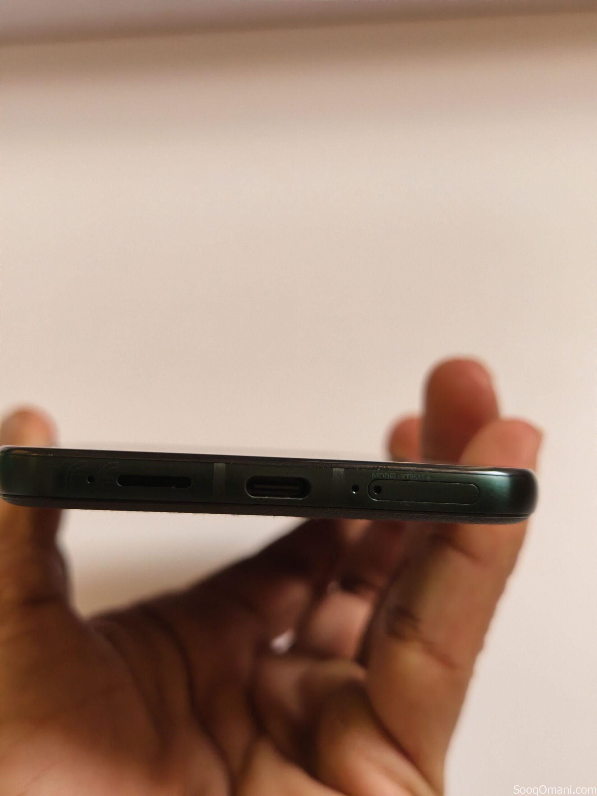 Motorola Razr 60 ultra 16 GB RAM وذاكره 512
