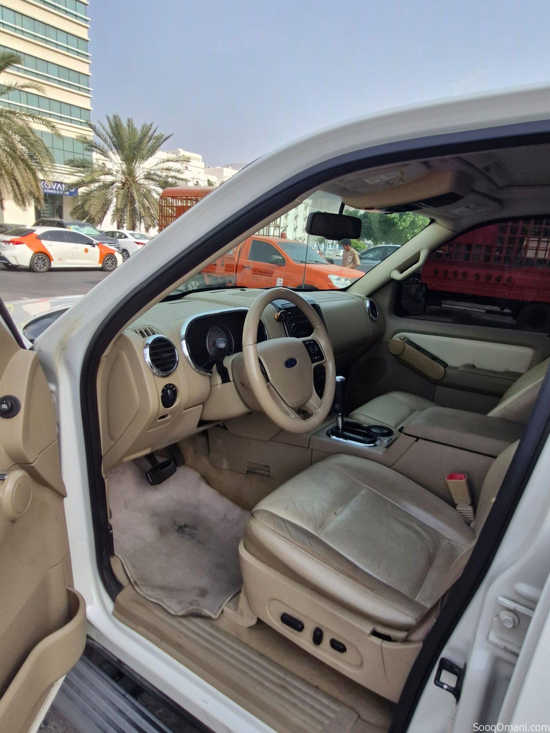 فورد إكسبلورر XLT 4×4 موديل 2011