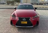 للبيع لكزس اي اس F sport 200t موديل ٢٠١٧ بحالة ممتازة ونظافة ملفته من الداخل والخارج وجاهزة للاستخدام