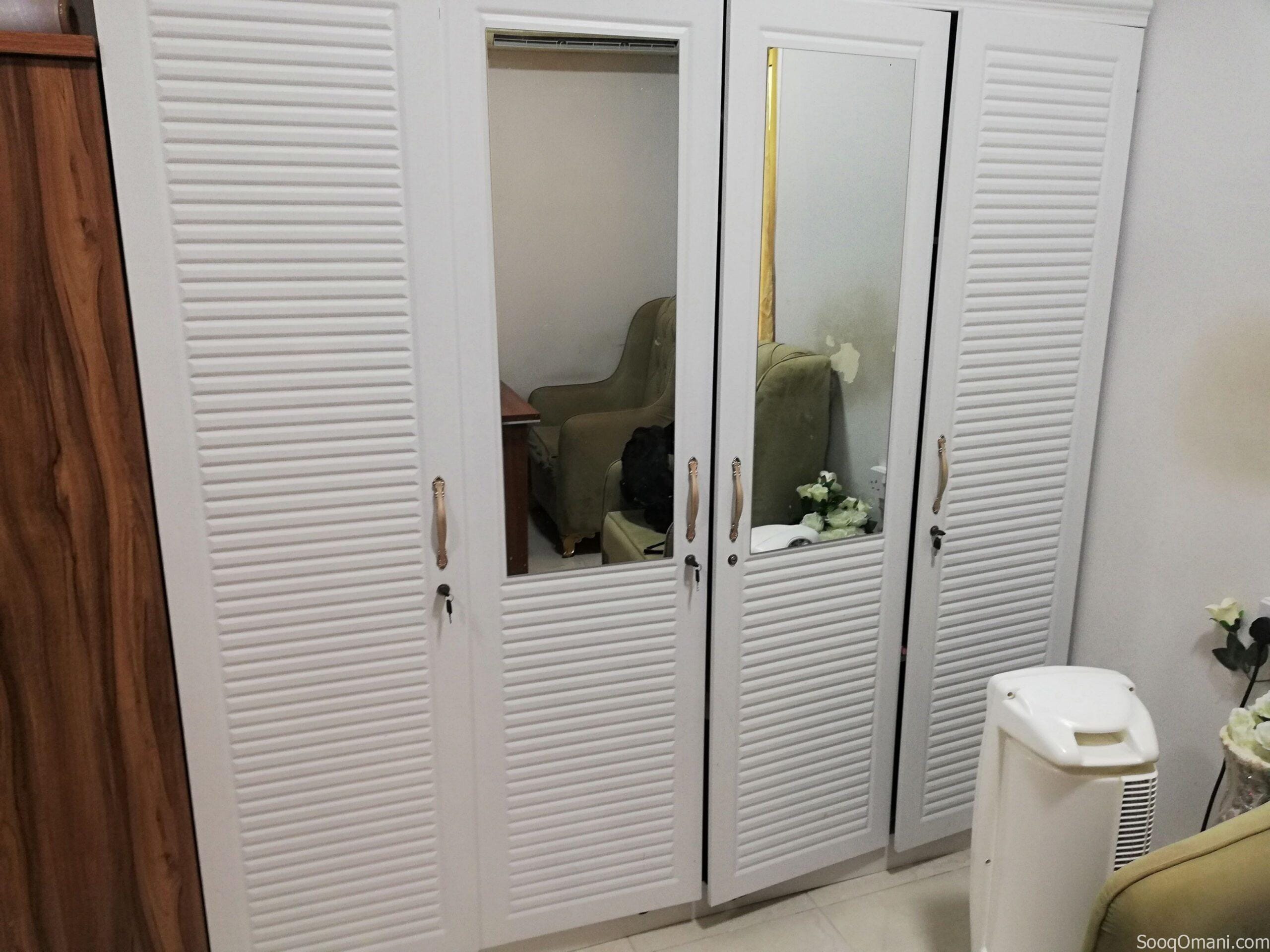 Large and excellent wardrobe for sale