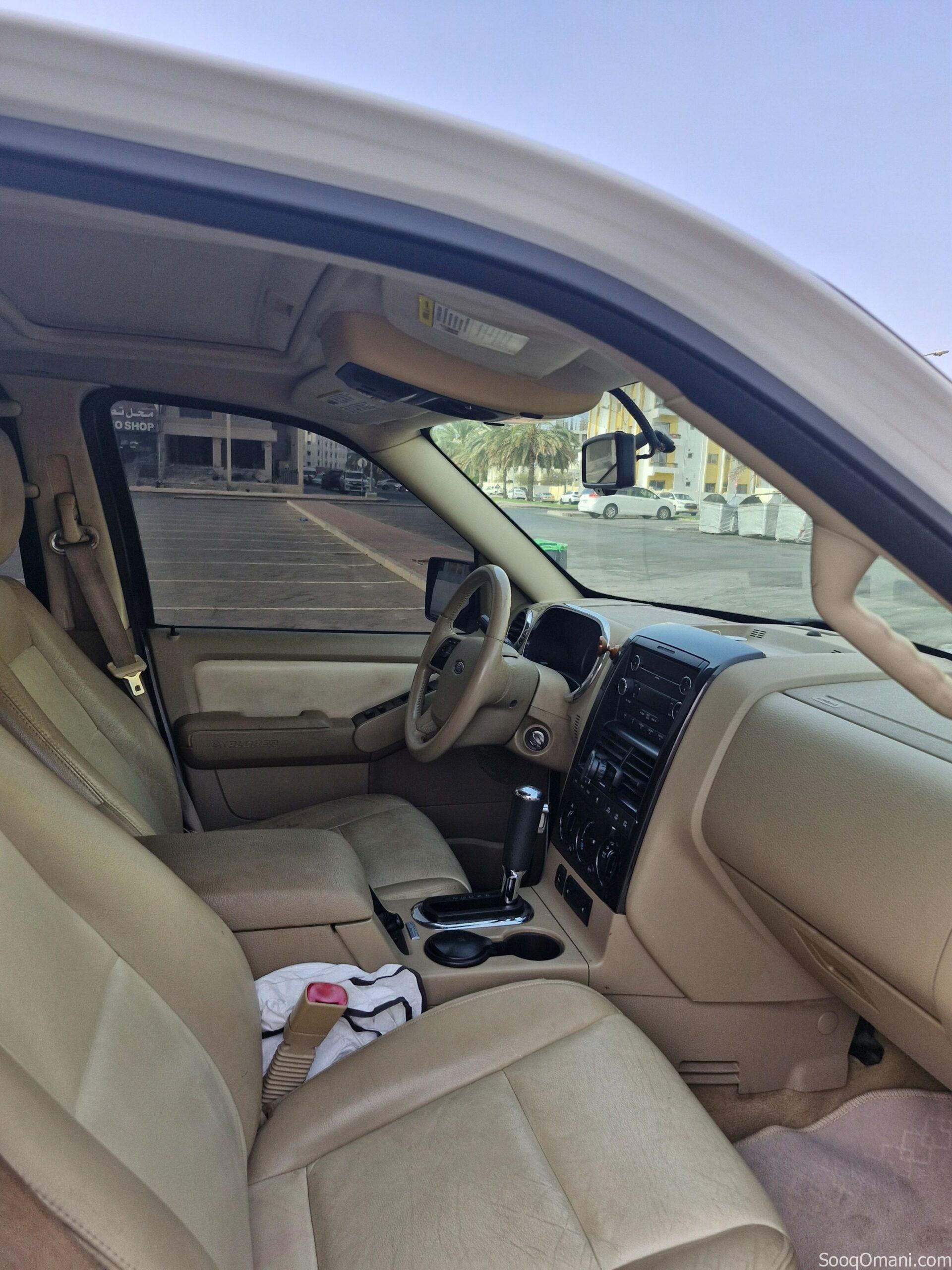 فورد إكسبلورر XLT 4×4 موديل 2011