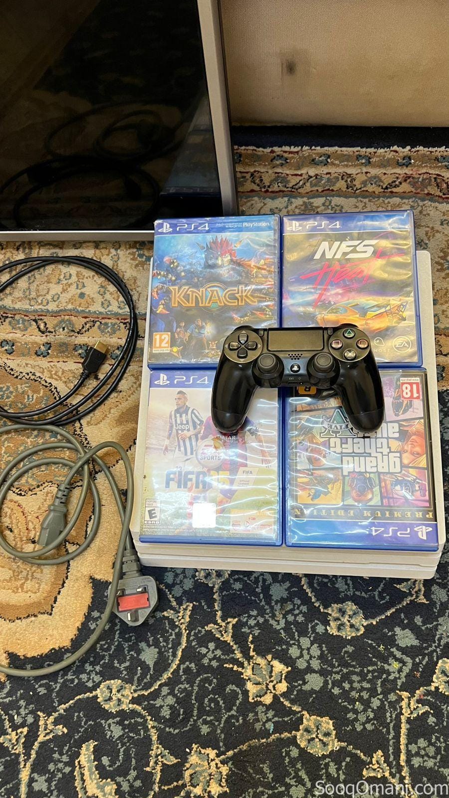 للبيع Ps4 pro وتلفاز ٣٢ بوصه
