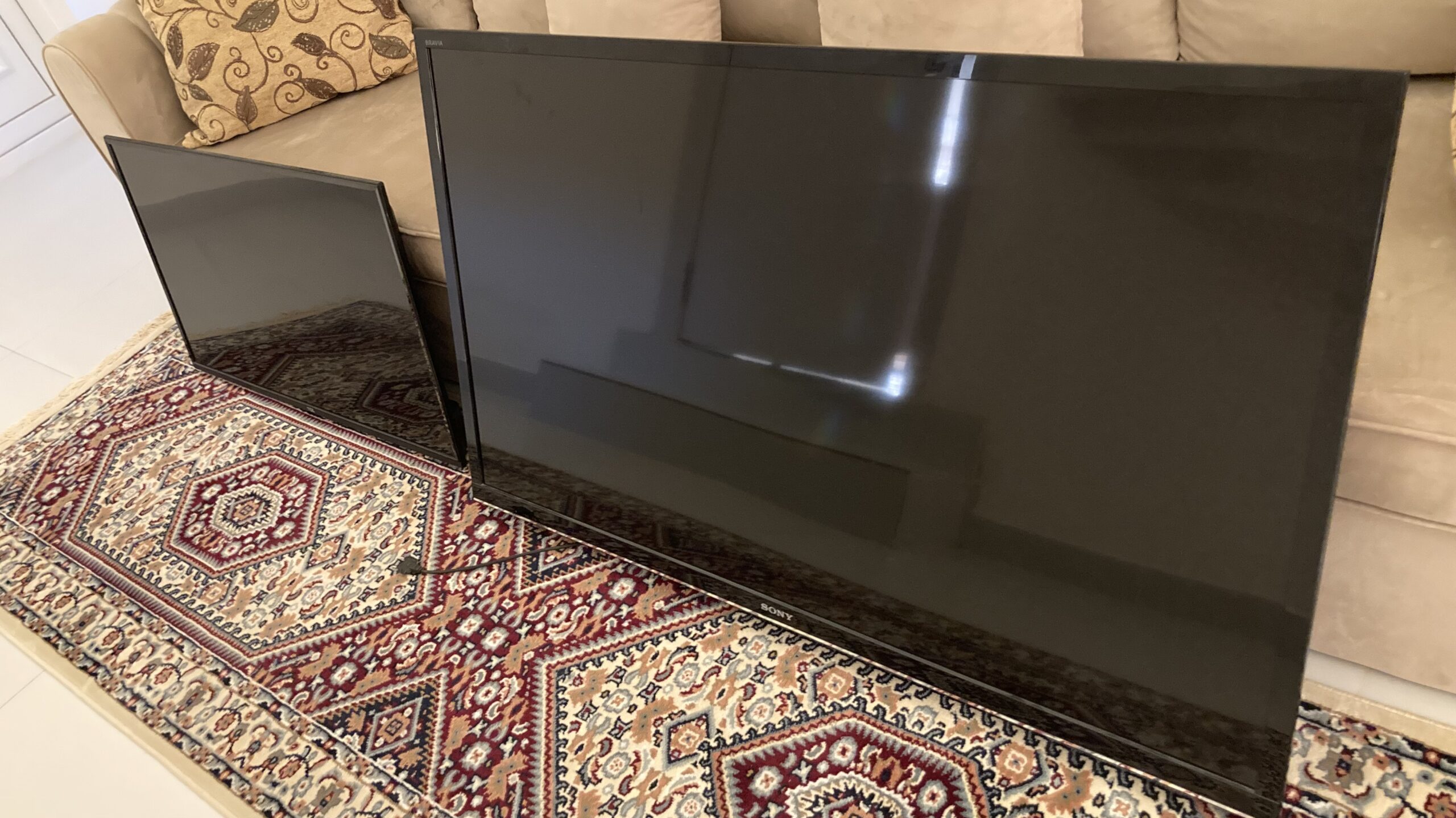 ‏تلفزيونات للبيع ‏40 إنش 55 إنش