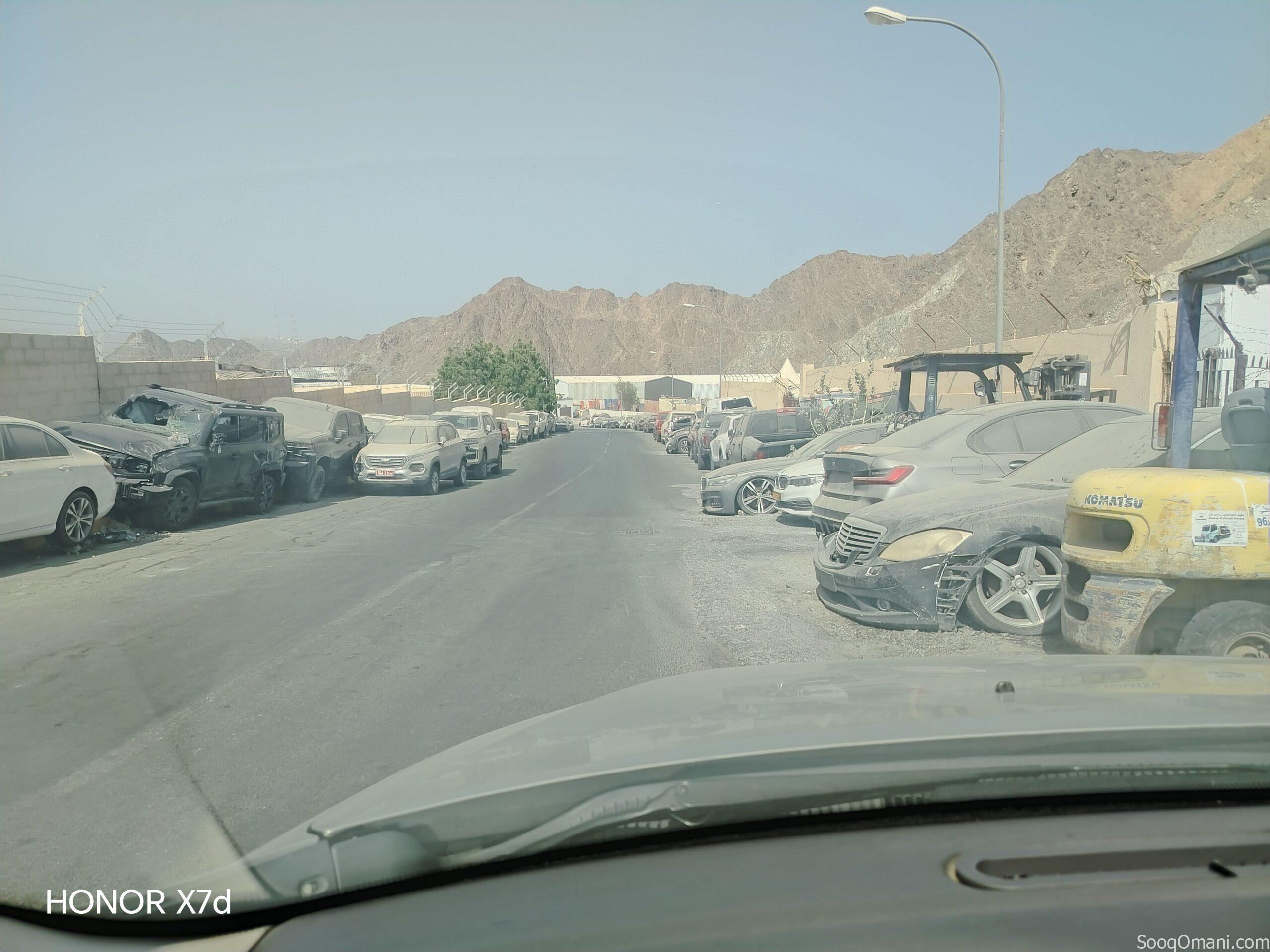 الجزيرة للحطام – سلطنة عُمان 25 عامًا في تجارة السيارات المصدومة