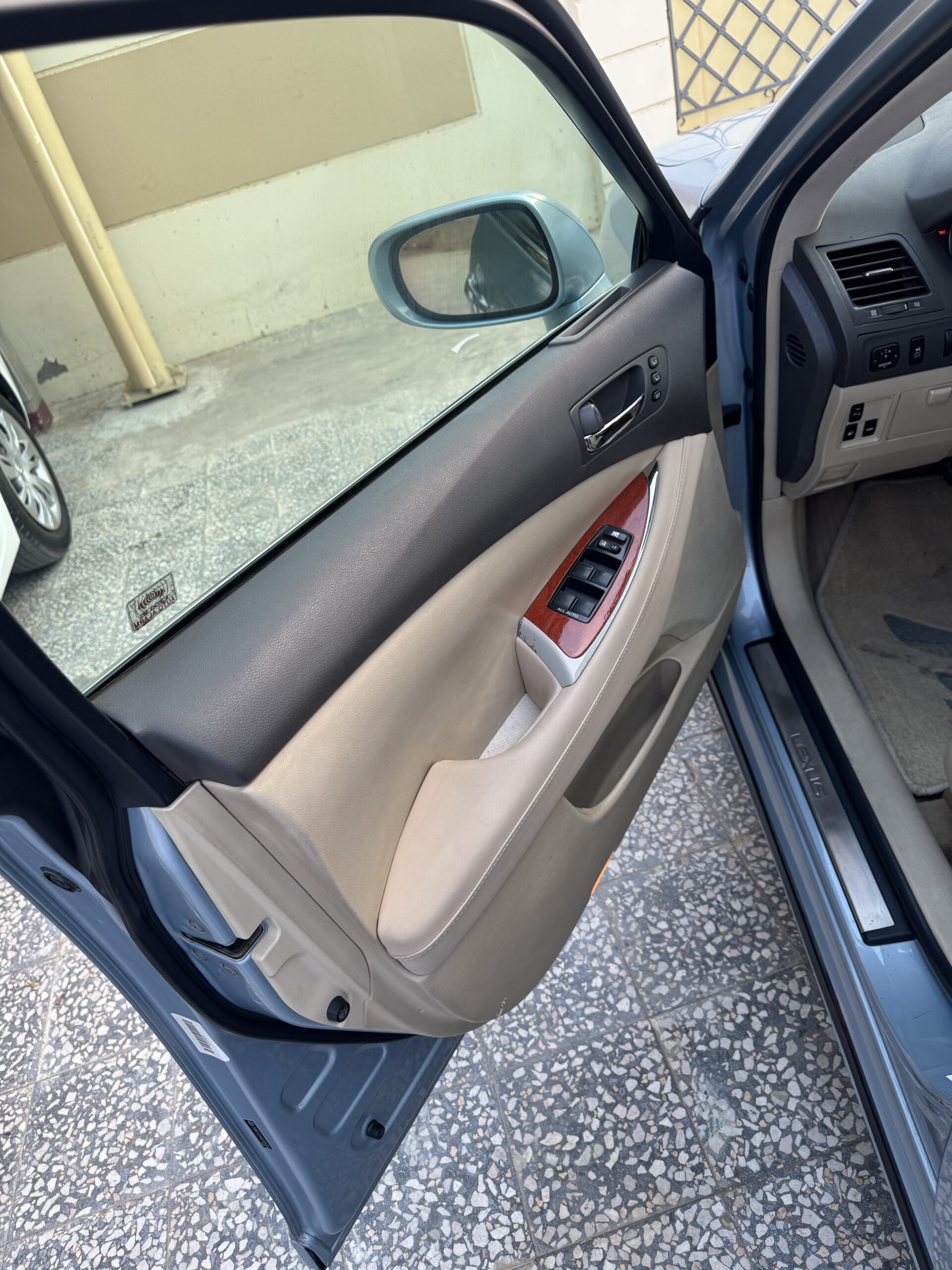 لكزس ES350 موديل 2010