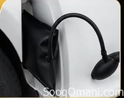 Inflatable wedge for emergency car door unlocking