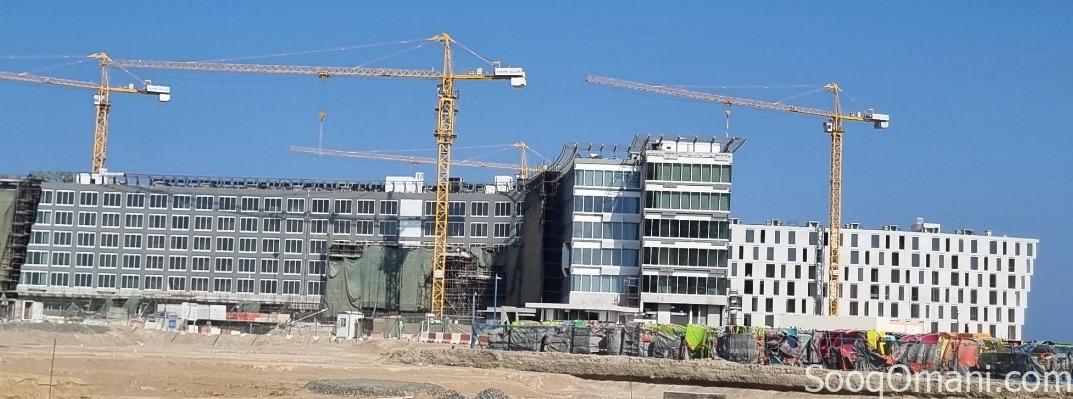 اول خط من الشارع العام البحري بركاء مقابل المدينة الترفيهيه الجديدة مباشرا