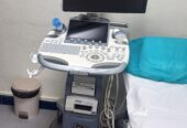 تجهيزات عيادة طبية للبيع، والعيادة معروضة للإيجار
